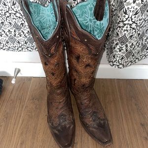 Size 8 1/2 corral boots